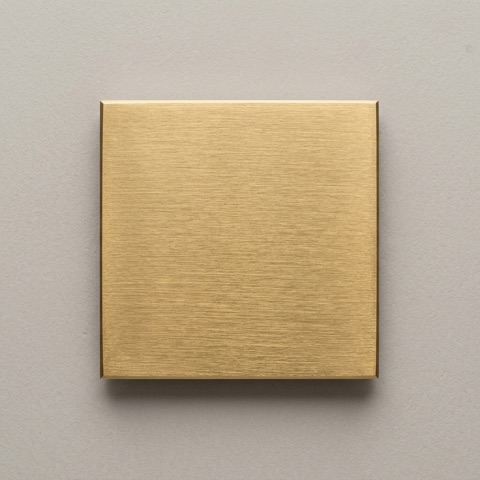 Fırçalanmış pirinç donanım numunesi